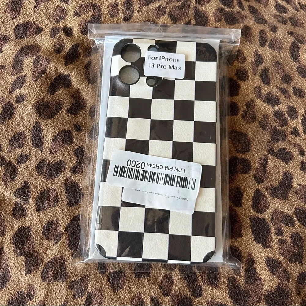 Brand New! iPhone 13 Pro Max Black & White Checkered Cases + Screen Protector 🖤🤍
